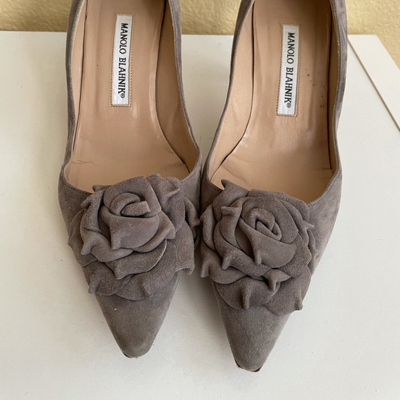 Manolo Blahnik Shoes - Manolo Blahnik Grey Suede Pumps 37.5